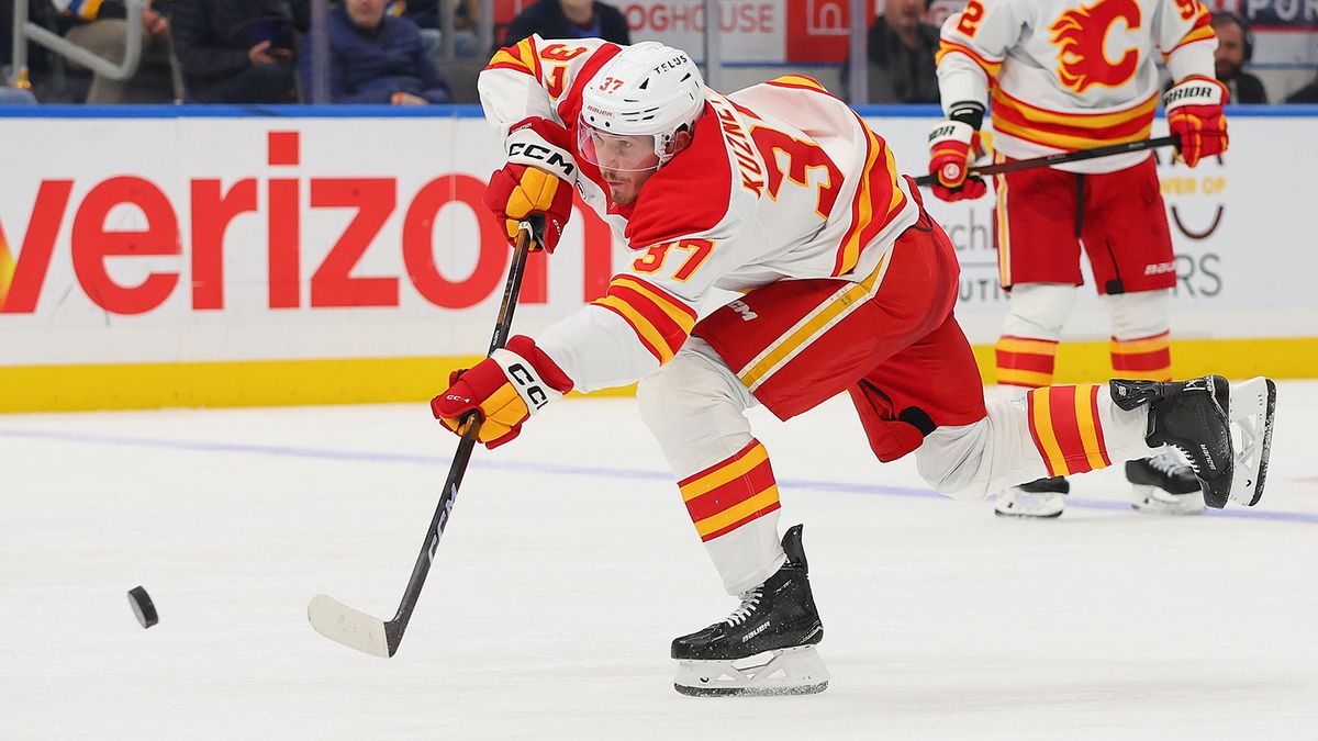 «Детройт» нанес поражение «Калгари» в НХЛ. Кузнецов — без очков