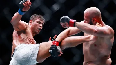 Азамат Мурзаканов, Пауло Коста