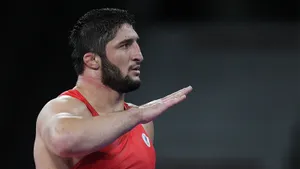 Признания главного борца России Садулаева: помощь американца-соперника, отказ от UFC, Олимпиада-2028, своя школа