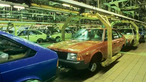 Почему знаменитый автомобиль СССР получил прозвище «Вовка-морковка»: дело в одной особенности АЗЛК-2141