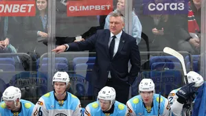 Кошмар в одном из популярных клубов России. «Сибирь» позорит тренер Буцаев: от него бегут игроки, команда на дне