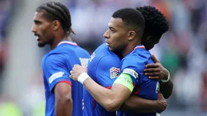 Мбаппе уговаривает близкого друга перейти в «Реал», стал известен тренерский штаб «Спартака». Трансферные слухи дня