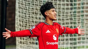 17-летнего футболиста заваливают безумными деньгами: все из-за его уникального таланта 