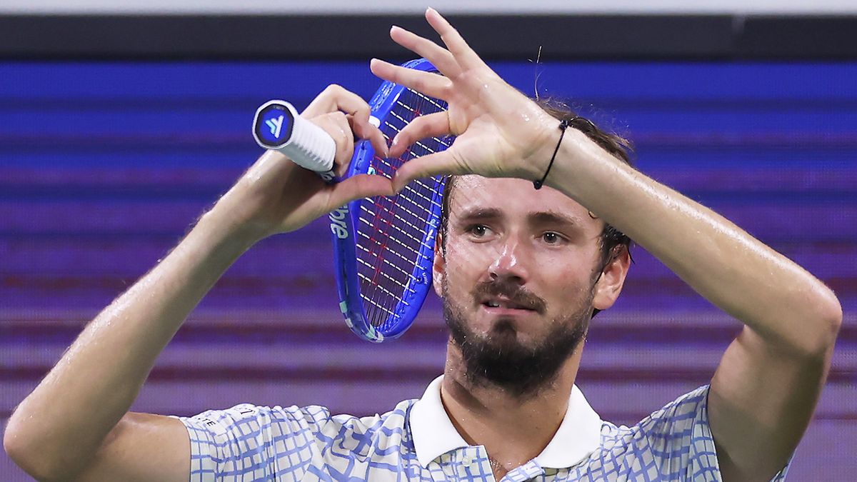 Даниил Медведев разгромил 36-ю ракетку мира на старте «Мастерса» в Париже