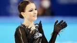 Фигуристка Щербакова посетила выставку бездомных собак в Москве