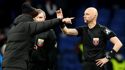 Сандро Шварц, Сергей Карасев (судья)