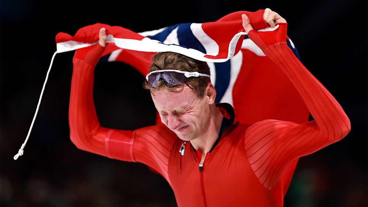 Норвежский конькобежец Эйтрем установил олимпийский рекорд на дистанции 5000 метров