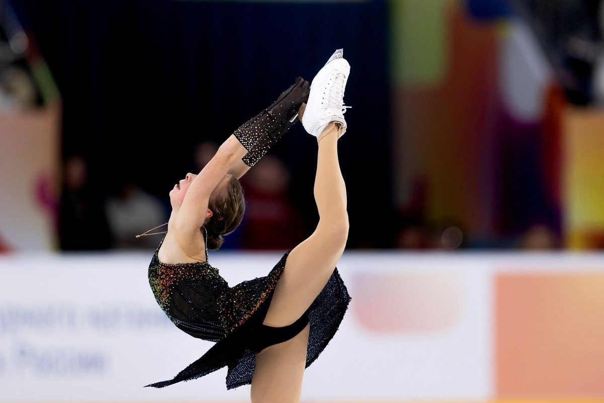 Губки бантиком Щербаковой, синие очки Косторной, Трусова в будоражащем топе. Воссоединение великого трио ТЩК: Фото