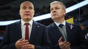 Клуб КХЛ готов отвалить большие деньги тренеру-иностранцу! Что это за команда и кого из специалистов ждать в России