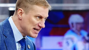 Тренировал Капризова, а теперь творит чудеса в КХЛ. Люзенков поднял «Сибирь» со дна и ведет в плей-офф