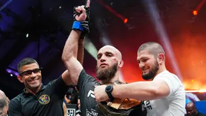 Хабиб привел к поясу чемпиона еще одного друга. Хайбулаев стал лучшим в гран-при PFL: «Младший, ты просто легенда»