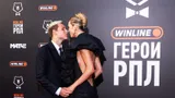 Батраков целовал жену, Круговой взял два приза, Алаев показал карточку Кордобы. Главные фото WINLINE Герои РПЛ