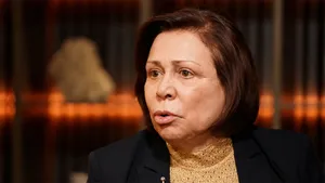 «Да вот же они лежат!» Родниной пришлось в 13 градусов бежать с пляжа прямо в море в Сочи