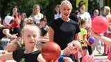Супергимнастка Кудрявцева с дочками, Крамаренко и чемпионки провели масштабный мастер-класс в центре Москвы