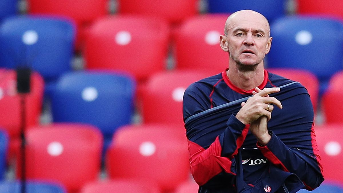 Онопко: «Сейчас ребята любят пить колу, фанту. По-моему, лучше выпить пиво»