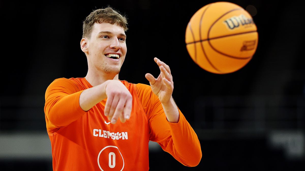 Действующий чемпион НБА отчислил российского игрока