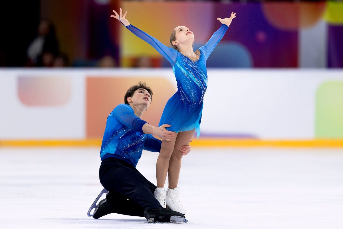 Губки бантиком Щербаковой, синие очки Косторной, Трусова в будоражащем топе. Воссоединение великого трио ТЩК: Фото