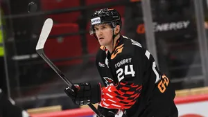 Вернулся из Америки, поссорился с канадским тренером и стал героем дедлайна КХЛ. Обмен Костина в ЦСКА — блокбастер 