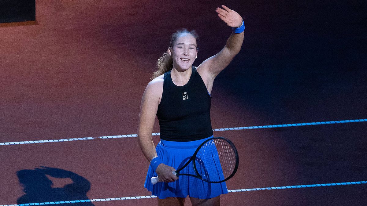 Мирра Андреева вернется в топ-8 рейтинга WTA благодаря победе над Швентек