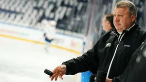 Рос без отца, мама прошла войну, ушел в армию, чтобы осуществить мечту. Детство легенды «Ак Барса» Абрамова