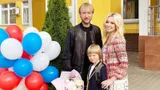 Сын Плющенко и Рудковской пошел в школу