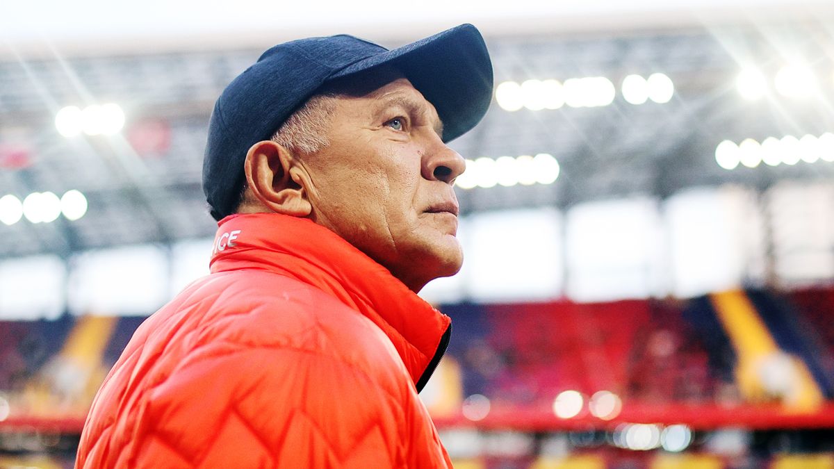 Президент «Урала объяснил уход Ромащенко: «Где-то не устраивала игра команды»