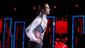 Увидел первый прокат Гуменника после возвращения в Россию: он крутил четверные на крошечном льду и дал интервью