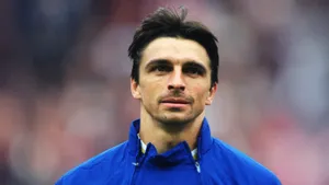 Знаменитый футболист Украины сбежал в Европу с третьей попытки: его не хотели выпускать по паспорту другой страны