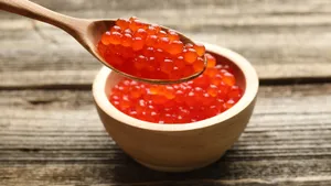 Красная икра за копейки: как сделать своими руками имитацию для украшения новогодних блюд