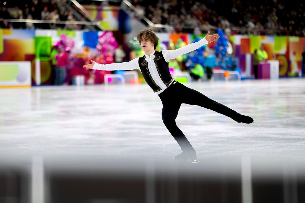 Губки бантиком Щербаковой, синие очки Косторной, Трусова в будоражащем топе. Воссоединение великого трио ТЩК: Фото