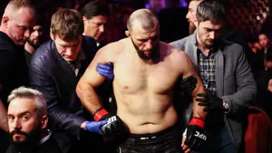 Устроивший пьяную драку на свадьбе российский боец Антигулов уволен из UFC