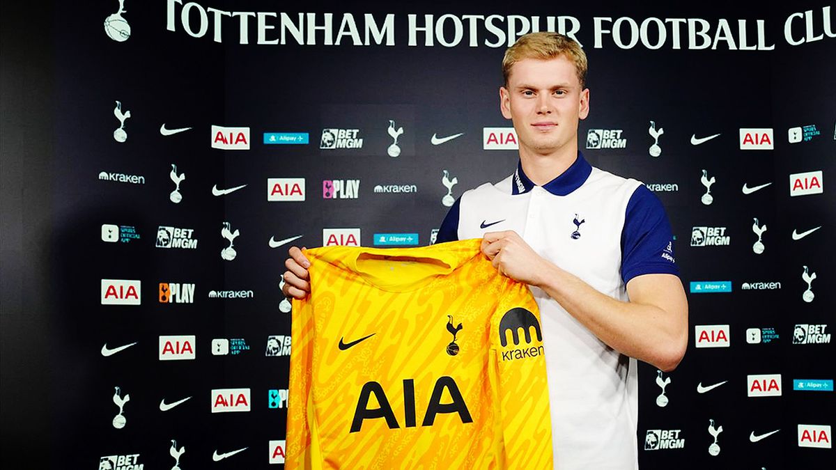 «Тудор уничтожил карьеру Кински». Шмейхель — о замене вратаря «Тоттенхэма» на 17-й минуте матча ЛЧ