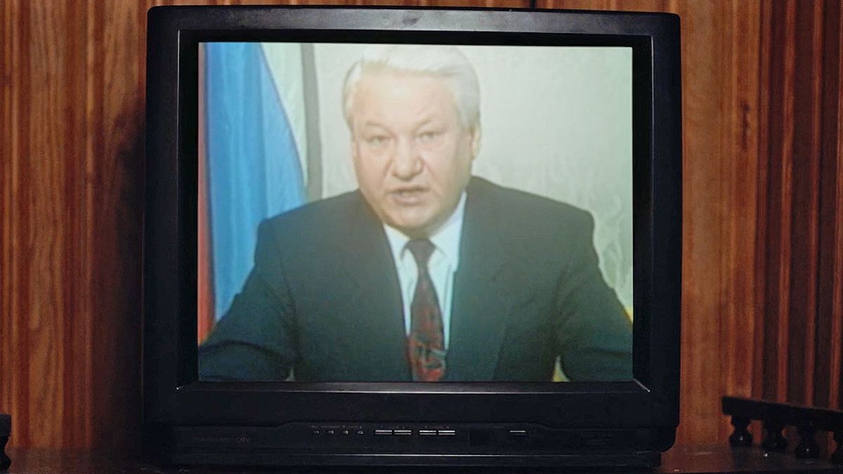 Посмотрела мрачный российский детектив Самозванцы: смелый фильм про 90-е не выходит из головы несколько дней