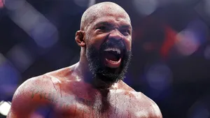 Лучший боец в истории UFC — лишний на турнире в Белом доме. Джонс разозлил президента лиги и остался за бортом