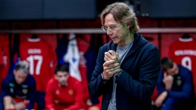 Валерий Карпин