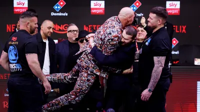 Тайсон Фьюри, Арсланбек Махмудов