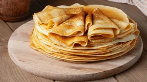 Готовлю «Царские» блины на Масленицу: воздушные, с насыщенным вкусом — благодаря добавлению дрожжей