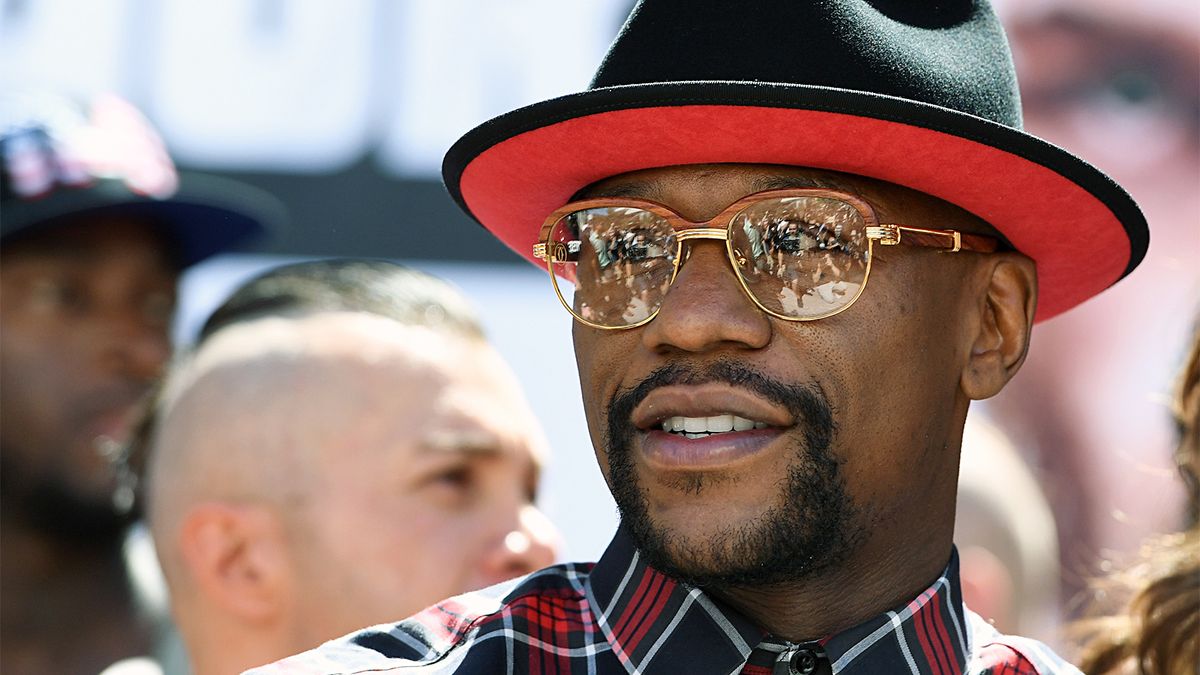 Мейвезер объявил о возвращении в профессиональный бокс