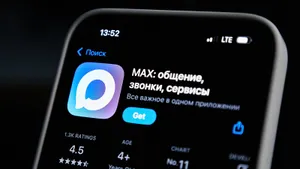 Как пользоваться мессенджером MAX на iPhone после его удаления из App Store