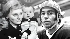 Красавица-фигуристка, которую учила великая Тарасова, очаровала легенду хоккея. Их любовь разрушилась очень быстро