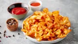Попробовала модный тренд: чипсы из макарон — получается очень вкусная закуска