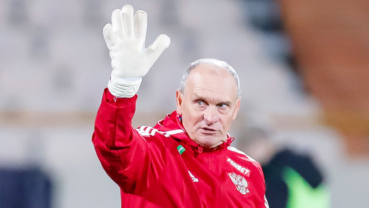 Тренер вратарей сборной России ответил, нужен ли ему «твердый первый номер»: «Сборная — это не клуб»