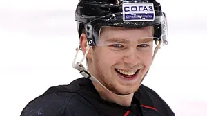 Сбежал из института, чтобы осуществить мечту всей своей жизни! Как Кузнецов провел первый матч в большом хоккее