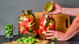 Зачем хозяйки маринуют арбузы в августе: заготовка на зиму для любителей всего необычного