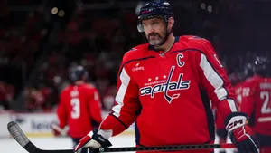 Овечкин сотворил шедевр: выбил 1800 очков и снова обогнал Гретцки! Но его «Вашингтон» потерял первое место