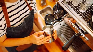 Бариста поделился рецептами приготовления кофе: эти 5 напитков можно легко готовить дома и экономить