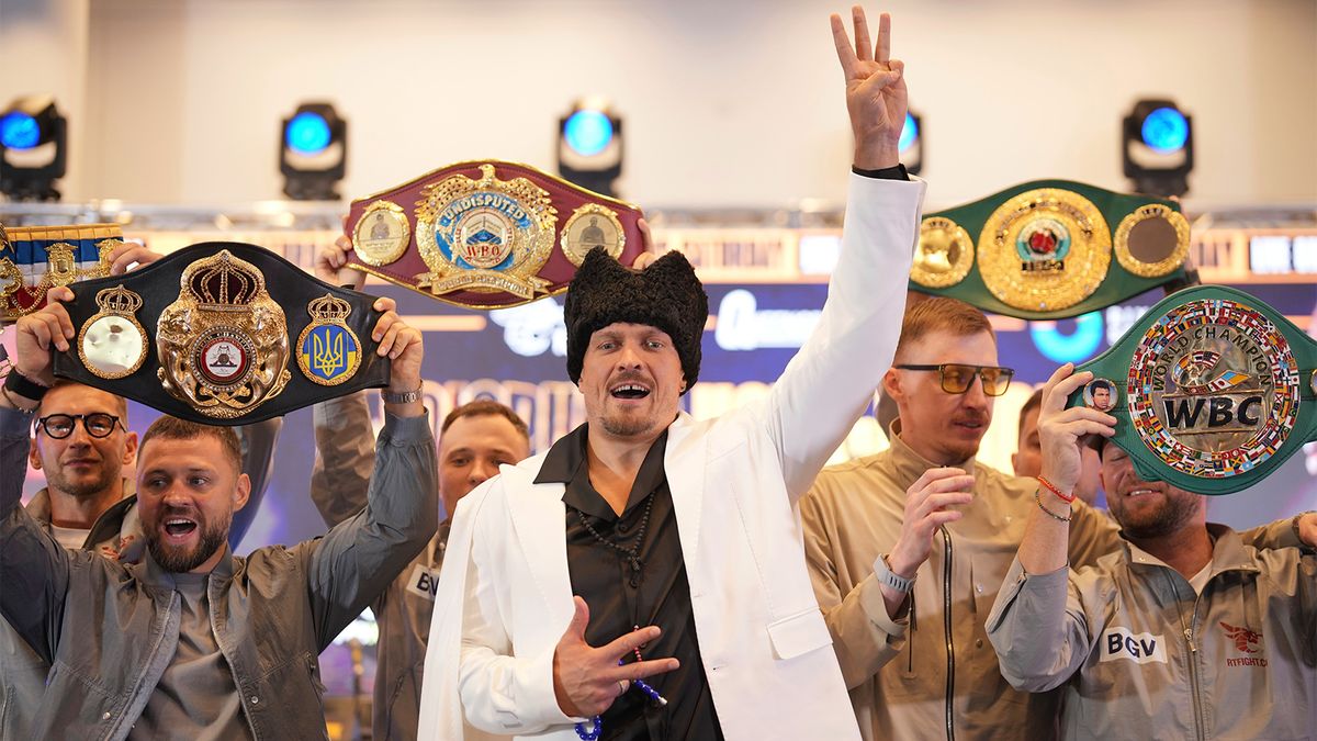 Усик отказался от всех поясов чемпиона мира, но не завершил карьеру: «Будет последний танец»