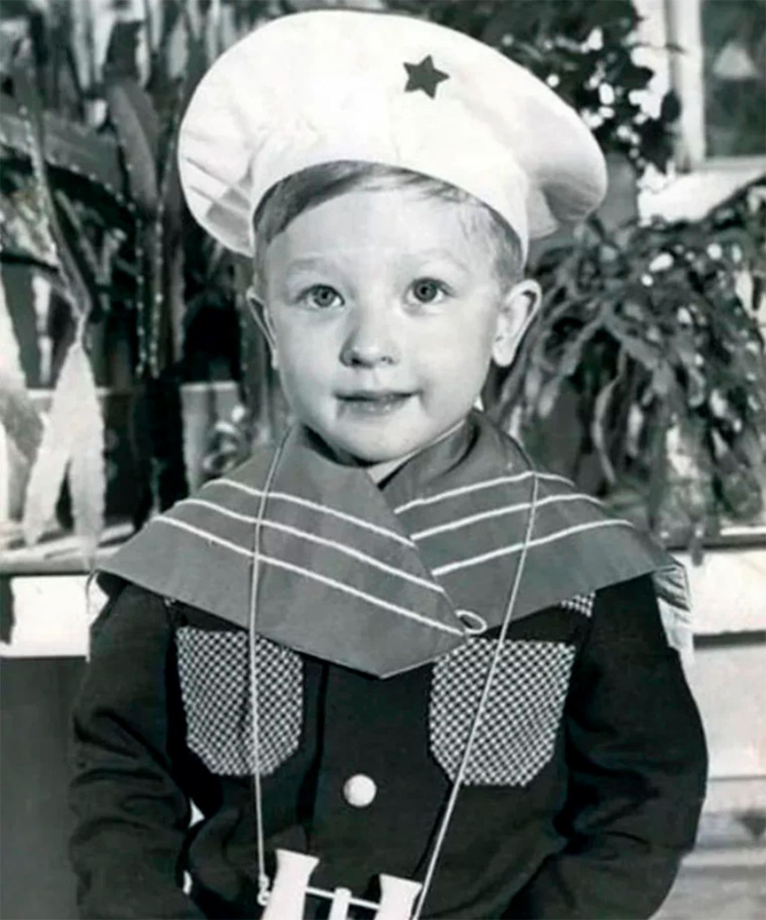 Звезды для детей. Проект мое детство. Детские фотографии гоши куценко. Гоша куценко детские фото. Мое детство звезды.
