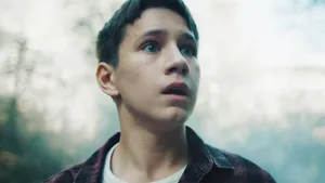 Посмотрела премьеру сериала «Малахит»: смесь сказов Бажова и «Очень странных дел» захватывает мистикой