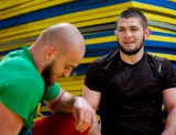 Отец Нурмагомедова хочет, чтобы Хабиб готовился к бою с Мейвезером в лагере украинского тренера